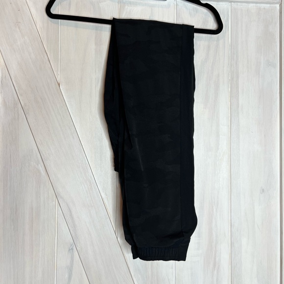 WINTER BLOWOUT Athleta Brooklyn Lined Textured Jogger size 4 NWT black - Picture 5 of 5